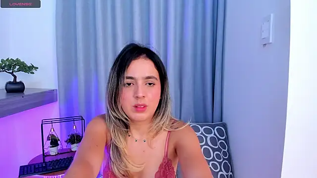 Lucyortiz  online show from 17, 1, 2025
