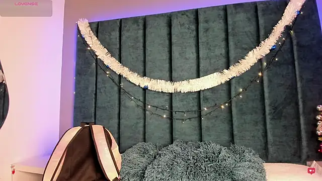 IsabellaGrey19 online show from 18, 12, 2025