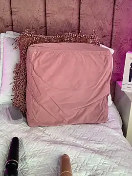 IsabellaGrey19 online show from 10, 3, 2026