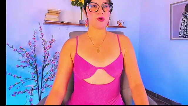 Chanelll Taylorr  online show from 9, 5, 2026