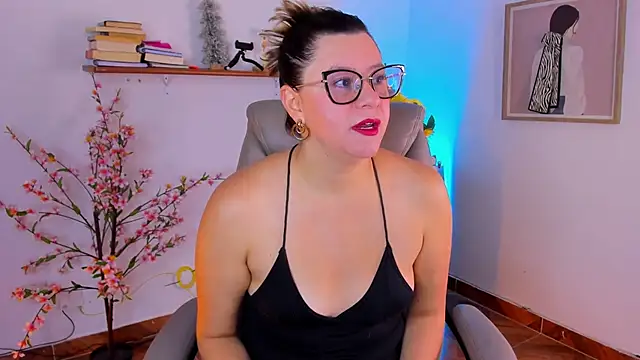 Chanelll Taylorr  online show from 11, 6, 2026