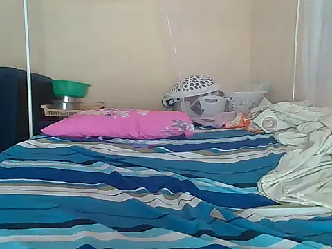 Snapshot of awino001 chatting on 10, 9, 2025 awino001 online show from 10, 9, 2025