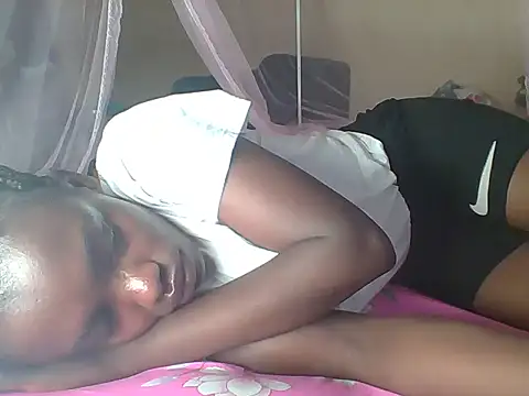 Snapshot of awino001 chatting on 15, 9, 2025 awino001 online show from 15, 9, 2025