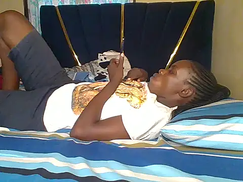 awino001 online show from 28, 4, 2026