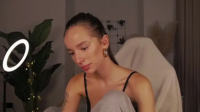 1Mercedes online show from 18, 12, 2024