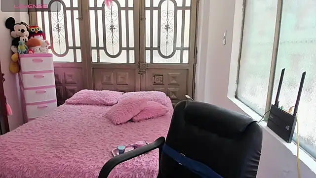 Snapshot of pamela_tcw chatting on 10, 3, 2025 pamela tcw online show from 10, 3, 2025