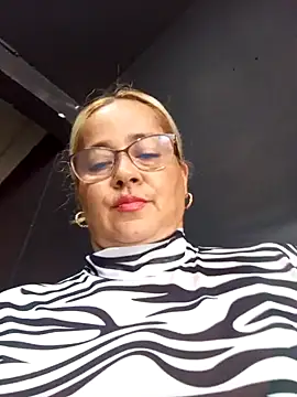 natally ross21 online show from 4, 1, 2025