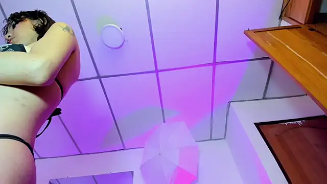 Snapshot of Naomi-Haruno chatting on 1, 2, 2025 Naomi-Haruno online show from 1, 2, 2025