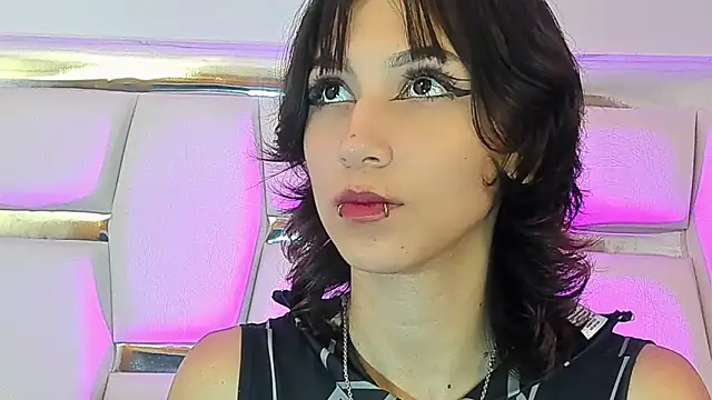 Snapshot of Naomi-Haruno chatting on 11, 2, 2025 Naomi-Haruno online show from 11, 2, 2025