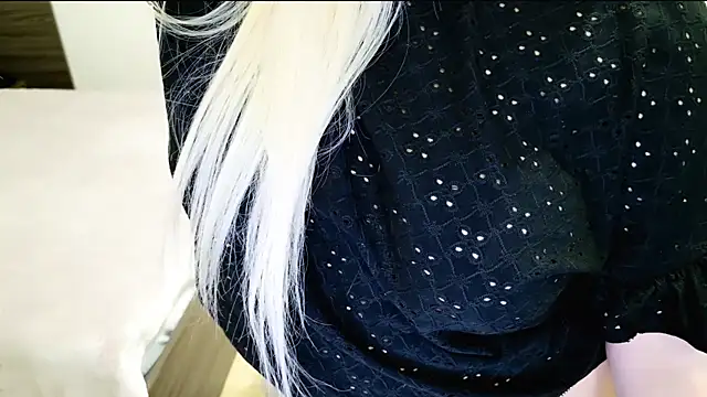 lovely-eyes online show from 20, 1, 2025