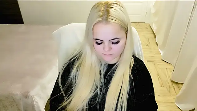 lovely-eyes online show from 23, 1, 2025