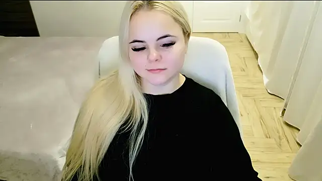 lovely-eyes online show from 8, 2, 2025