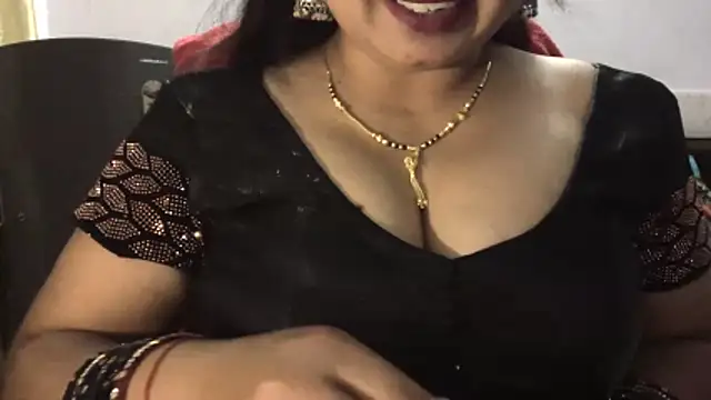 Snapshot of Gulaboo_bhabi chatting on 7, 6, 2026 Gulaboo bhabi online show from 7, 6, 2026