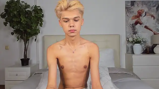 Snapshot of Felix_Rey chatting on 8, 2, 2025 Felix Rey online show from 8, 2, 2025