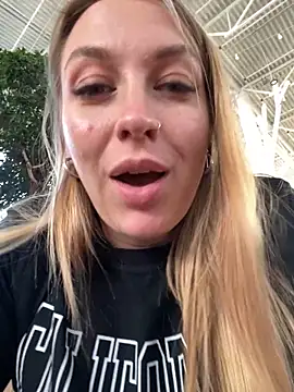 Snapshot of Sweet___Emily chatting on 9, 9, 2025 Sweet Emily online show from 9, 9, 2025