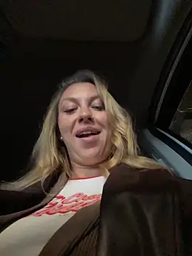 Snapshot of Sweet___Emily chatting on 8, 11, 2025 Sweet Emily online show from 8, 11, 2025