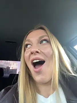 Snapshot of Sweet___Emily chatting on 14, 11, 2025 Sweet Emily online show from 14, 11, 2025