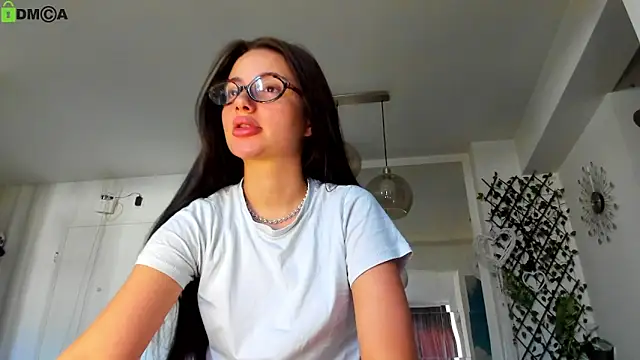 Snapshot of IreneVON chatting on 14, 6, 2026 IreneVON online show from 14, 6, 2026