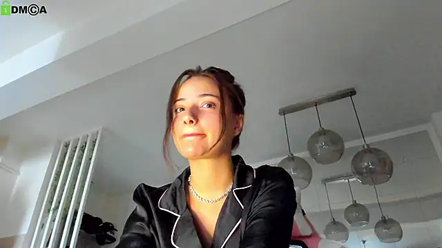 Snapshot of IreneVON chatting on 4, 7, 2026 IreneVON online show from 4, 7, 2026