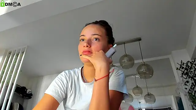 Snapshot of IreneVON chatting on 19, 7, 2026 IreneVON online show from 19, 7, 2026