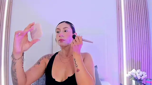 Emily robertss online show from 18, 4, 2026