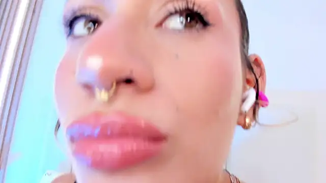 Emily robertss online show from 24, 4, 2026