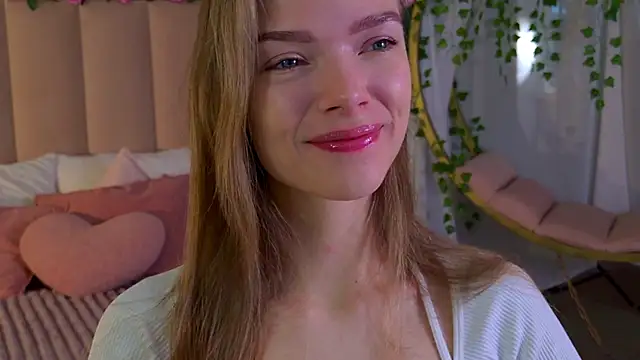 Eva Natsumi online show from 6, 12, 2024