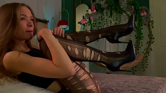 Eva Natsumi online show from 23, 12, 2024