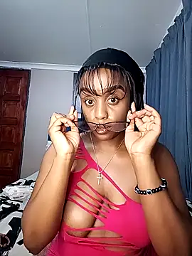 Queen-Chocolate online show from 9, 10, 2025