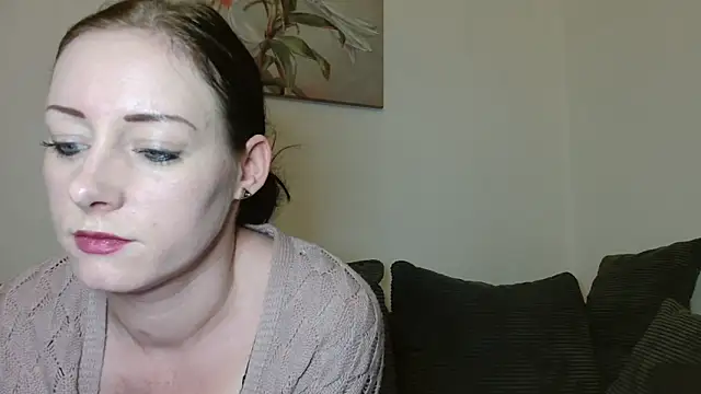 Snapshot of Jasmin-White chatting on 12, 11, 2025 Jasmin-White online show from 12, 11, 2025