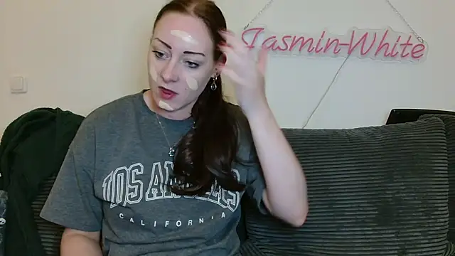 Snapshot of Jasmin-White chatting on 9, 6, 2026 Jasmin-White online show from 9, 6, 2026