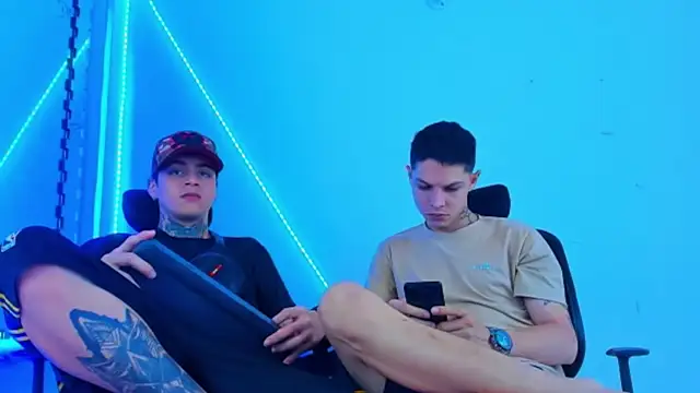 Snapshot of HOT_boy2025 chatting on 14, 10, 2025 HOT boy2025 online show from 14, 10, 2025