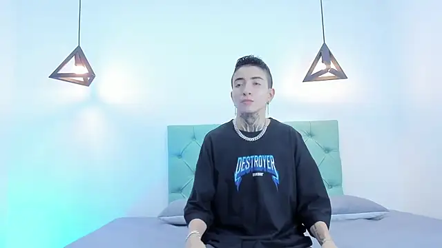 Tinny and Candy online show from 22, 12, 2024