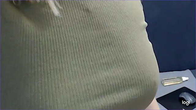 VioletaFlower7 online show from 7, 2, 2025