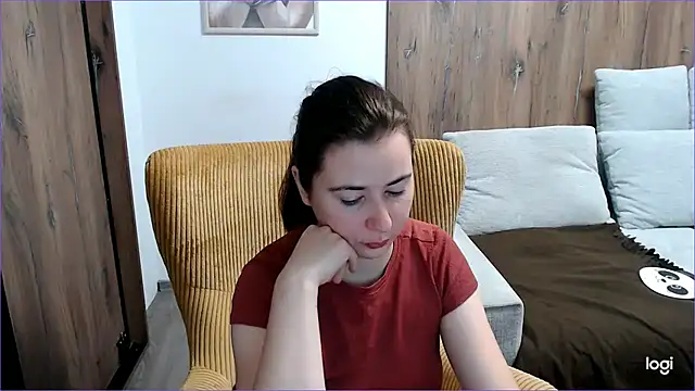 VioletaFlower7 online show from 5, 7, 2026