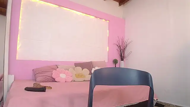 OraLarson online show from 26, 10, 2025