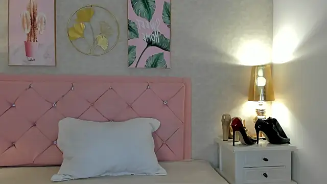 Ginger Violetta  online show from 14, 1, 2025