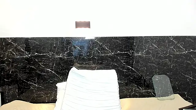 Juliabadlee online show from 8, 3, 2025