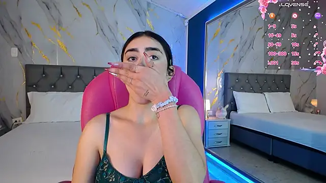 Julieta De Los Angeles online show from 11, 2, 2025