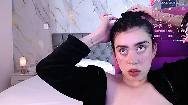 Julieta De Los Angeles online show from 12, 2, 2025