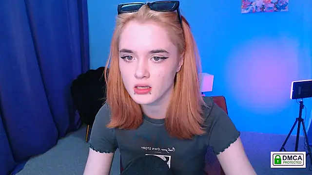 liana kisses online show from 3, 1, 2025