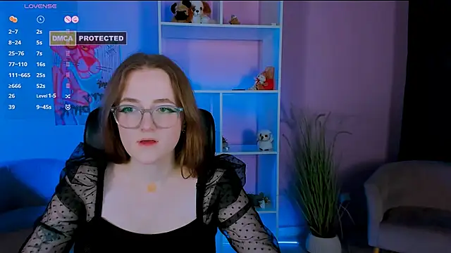 liana kisses online show from 7, 1, 2025