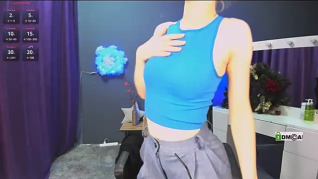 liana kisses online show from 4, 2, 2025