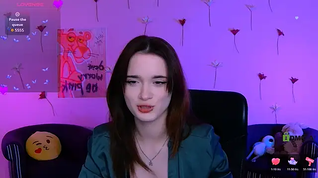 liana kisses online show from 24, 4, 2026