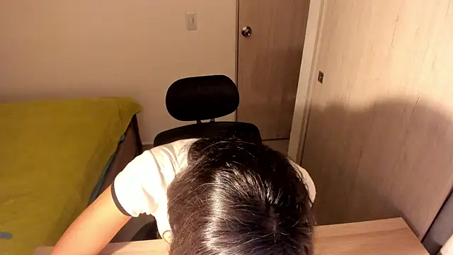 misstoya online show from 9, 6, 2026