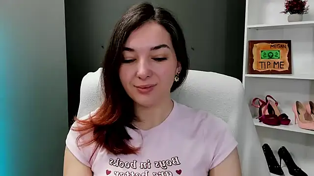Snapshot of Meagn_Extasy chatting on 4, 6, 2026 Meagn Extasy online show from 4, 6, 2026