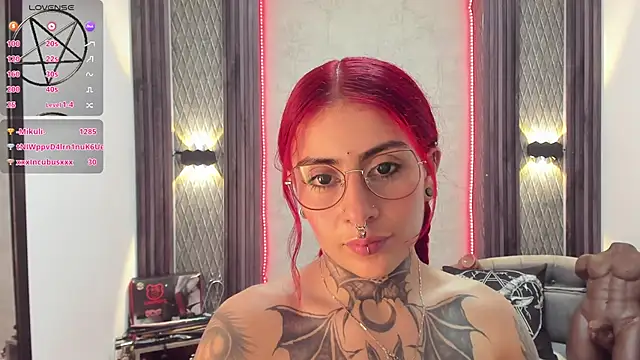 selene red  online show from 20, 2, 2025