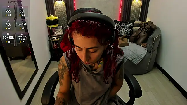 selene red  online show from 13, 3, 2025