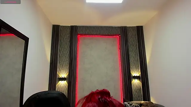 selene red  online show from 20, 3, 2025