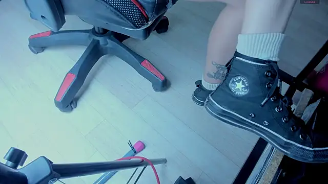 selene red  online show from 1, 11, 2025